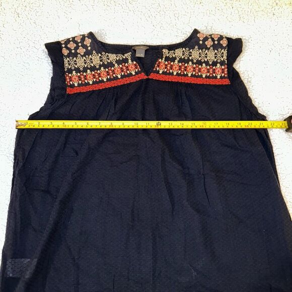 Eddie Bauer Women’s Navy Blue Embroidered Pattern Shirt XL EUC - Picture 6 of 9